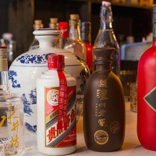 Китайский самогон Байцзю может стоить 100 000 долларов за бутылку - Искусный винокур